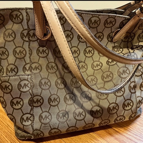Michael Kors Purse - Picture 3 of 12